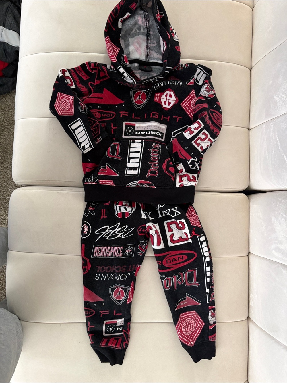 Jordan Black & Red Graphic Sweatshirt and Joggers Set - Kids